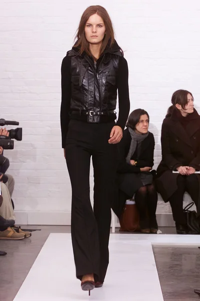 Look 3